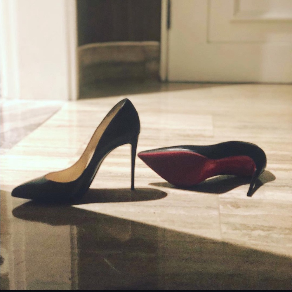 CHRISTIAN LOUBOUTIN Pigalle 100 Pointy Toe Heel Black Calfskin Leather Size 38.5